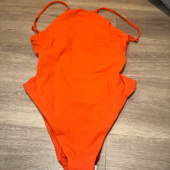 NWT Andie Asbury Ribbed One Piece in Siren Orange Small Open Back Halter Front - Picture 3 of 7